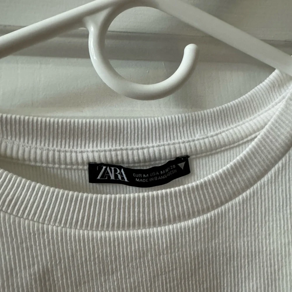 Zara Ruffle Top - Picture 3 of 3